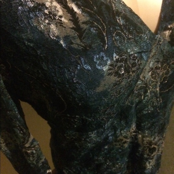 Top - Picture 2 of 2